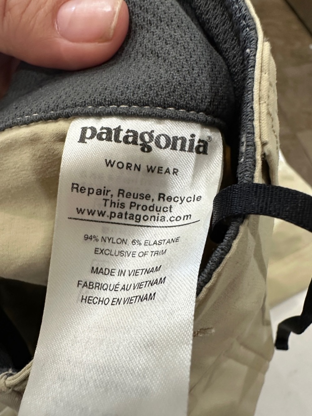 Patagonia Men's Cargo Shorts - Beige/Tan - Picture 4 of 4